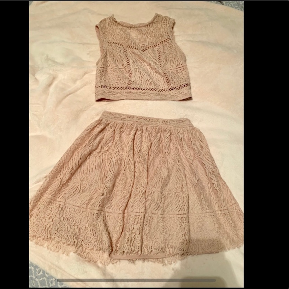 Women’s Pink lace skirt and sleeveless top set